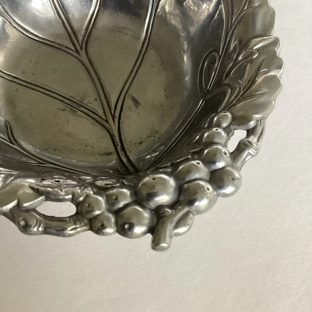 Arthur Court 1999 Grape & Leaf Aluminum Bowl Dish Grapevine Vineyard Serveware
